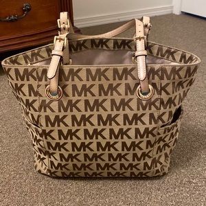 Tote purse